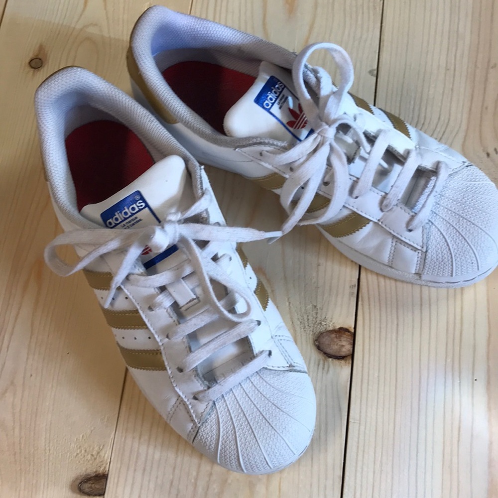 Adidas superstar white w/gold stripe shoes